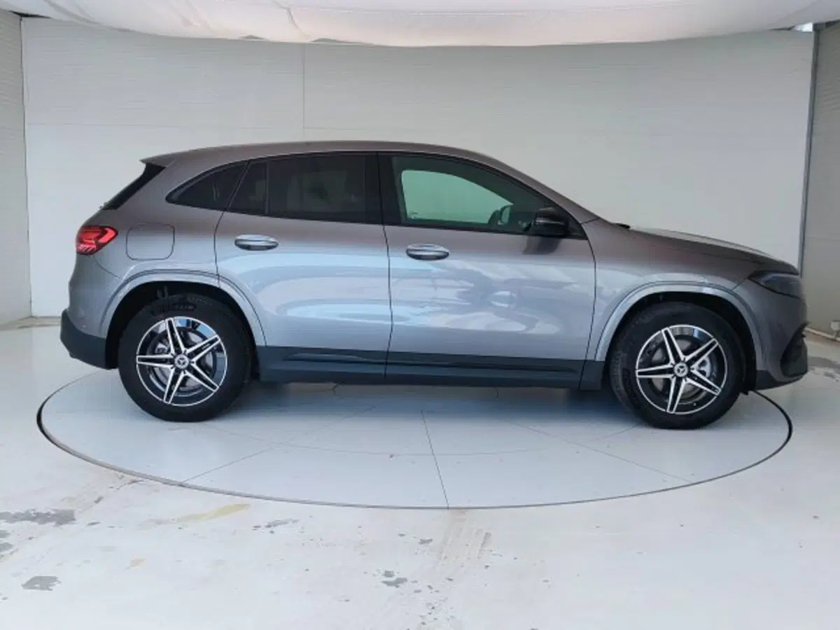 Mercedes-Benz EQA usata a Teramo (4)