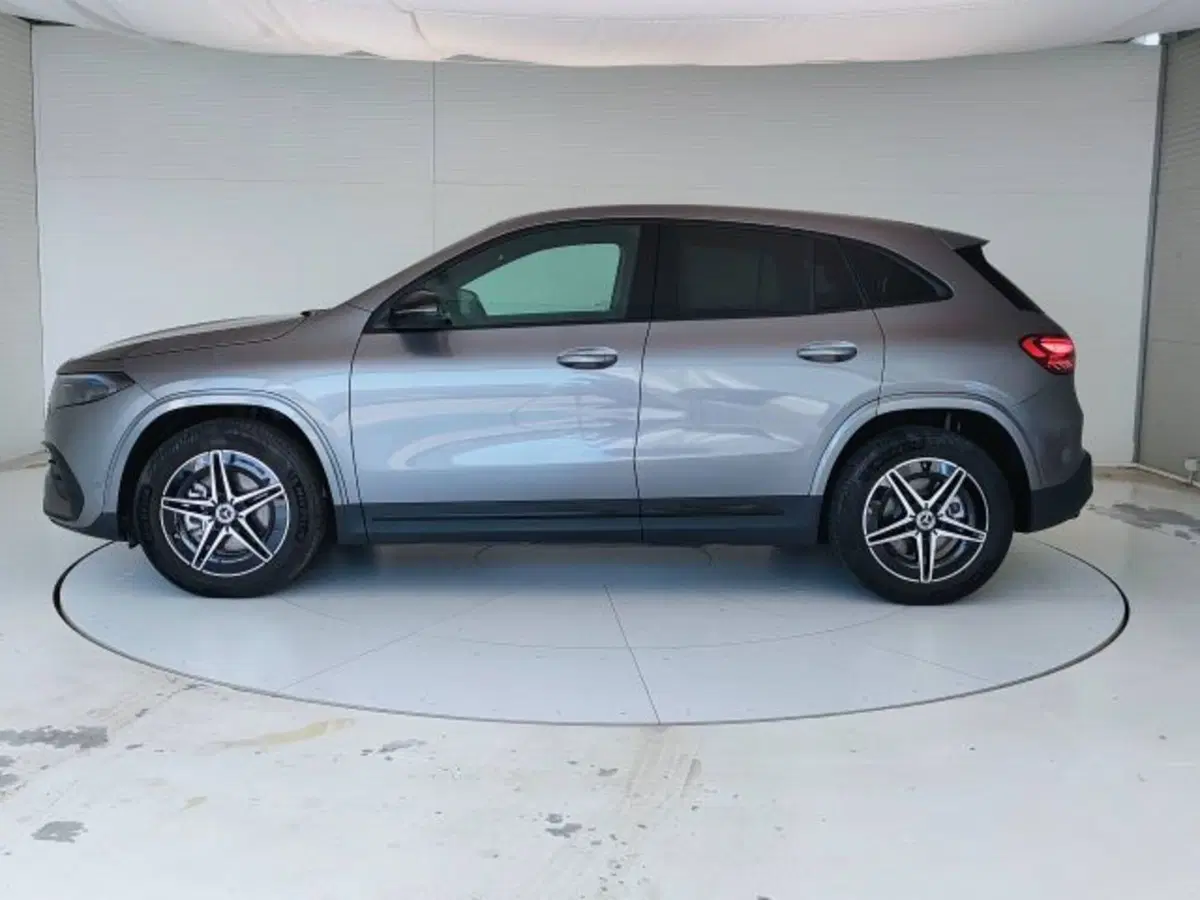Mercedes-Benz EQA usata a Teramo (8)