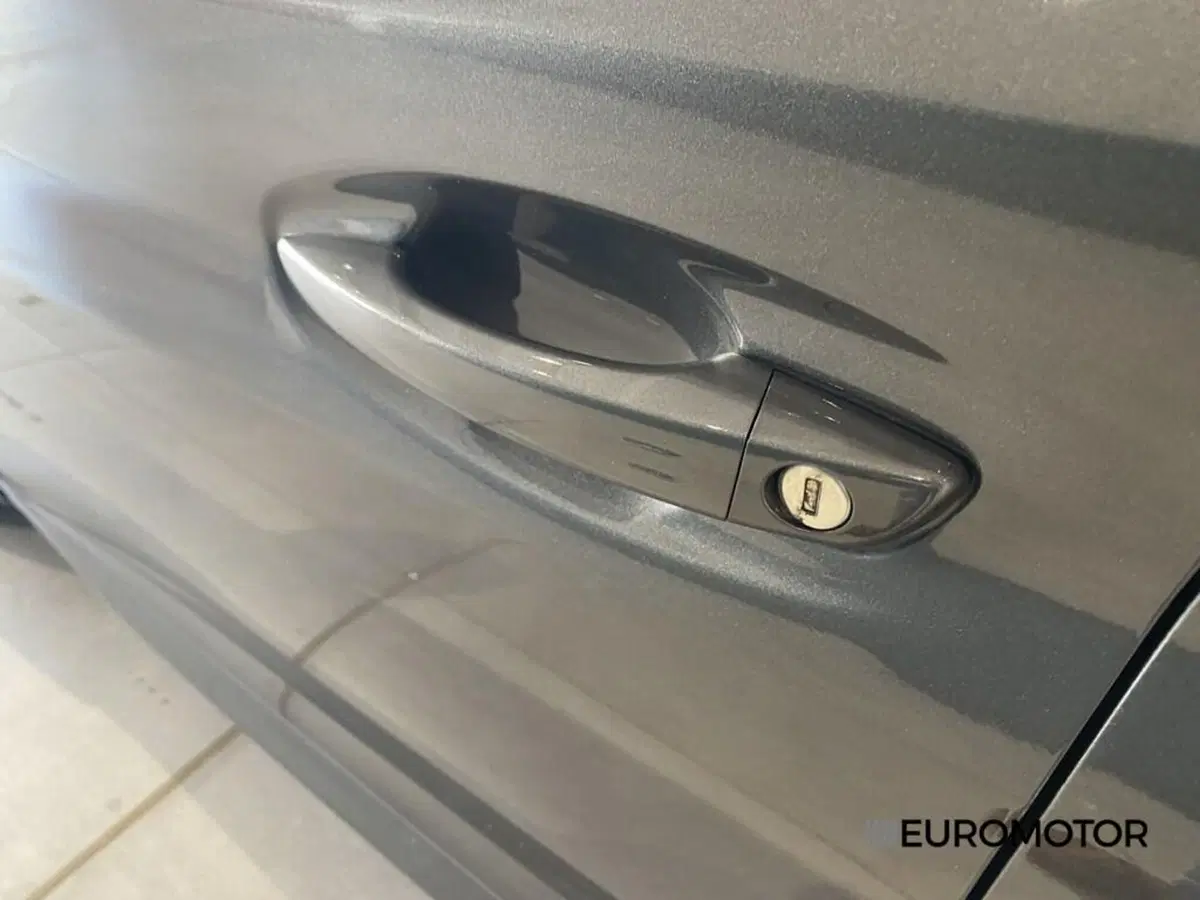 Peugeot 208 usata a Bari (12)