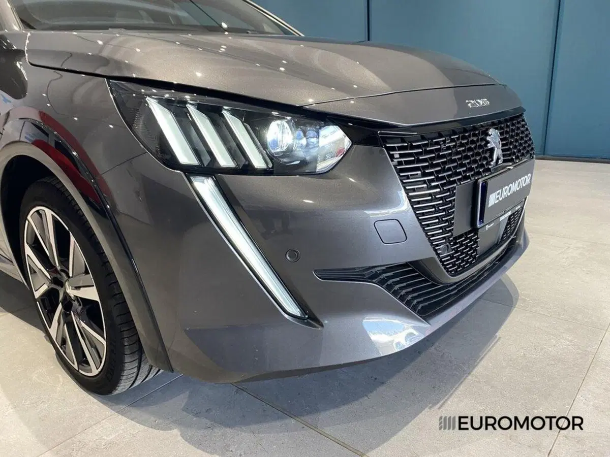 Peugeot 208 usata a Bari (4)