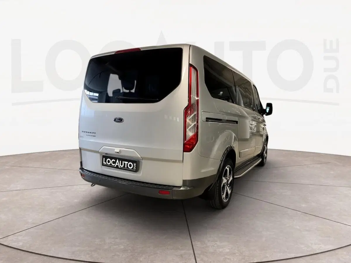 Ford Tourneo Custom usata a Torino (4)