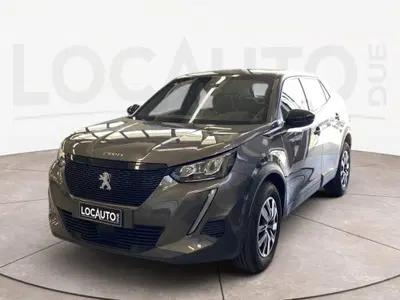 Peugeot 2008 1.2 puretech Active s&amp;s 100cv del 2023 usata a Torino