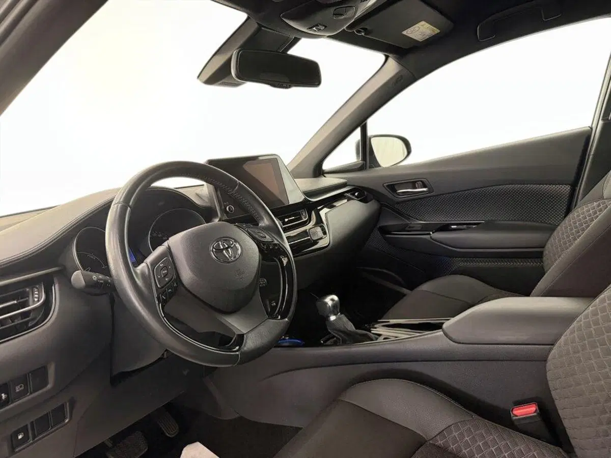 Toyota Toyota C-HR usata a Monza e Brianza (10)