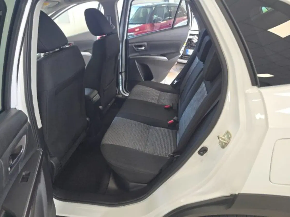Suzuki S-Cross nuova a Reggio Emilia (11)