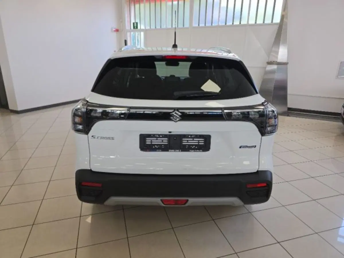 Suzuki S-Cross nuova a Reggio Emilia (4)