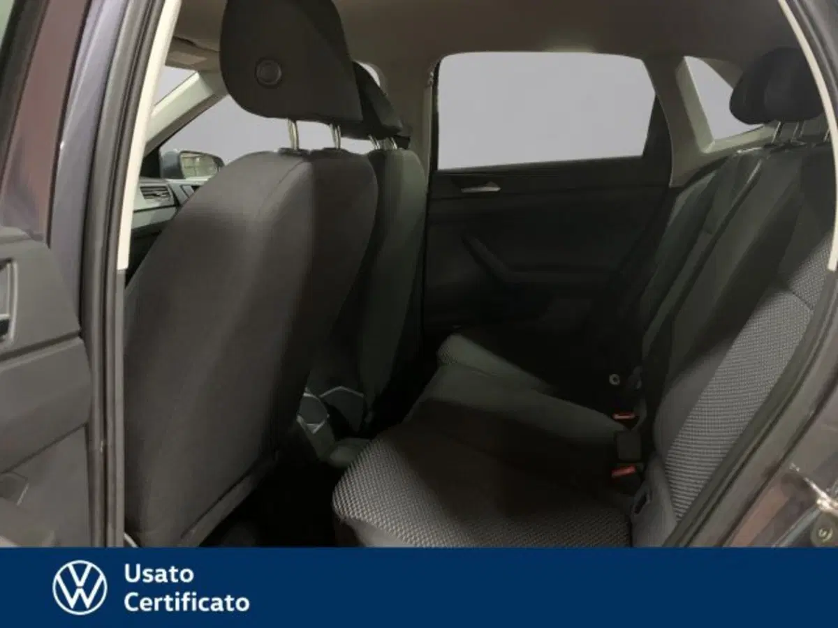 Volkswagen Polo nuova a Vicenza (12)