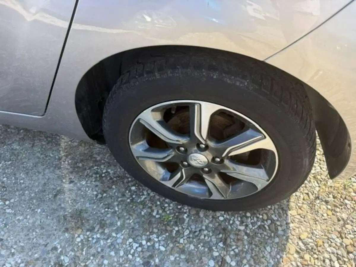 Hyundai ix20 usata a Prato (9)