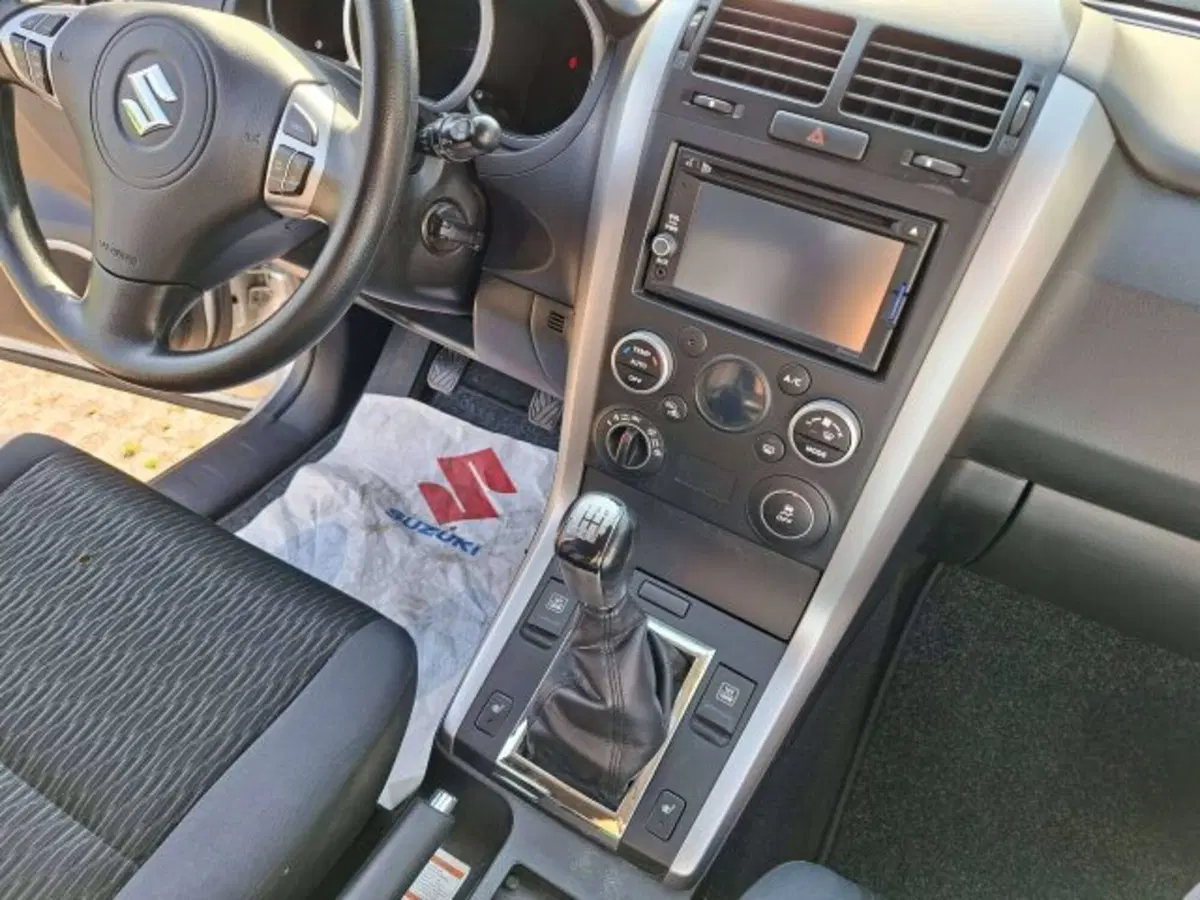Suzuki Grand Vitara usata a Como (13)