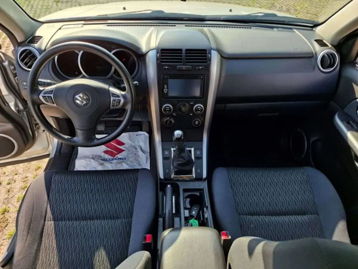 Suzuki Grand Vitara usata a Como (7)