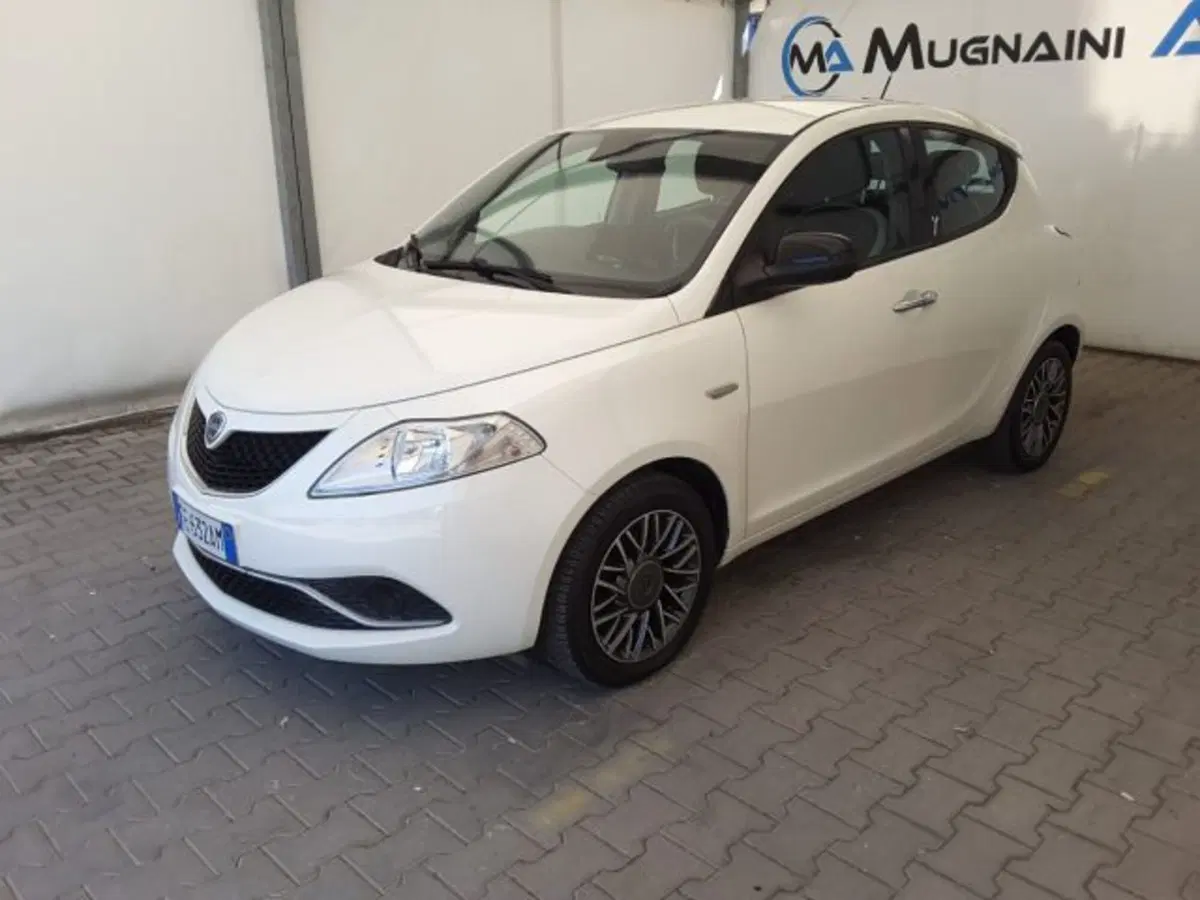 Lancia Ypsilon usata a Firenze (3)