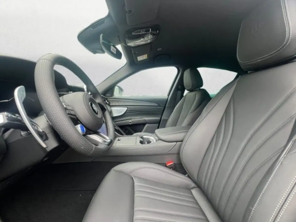 Maserati Grecale nuova a Udine (6)