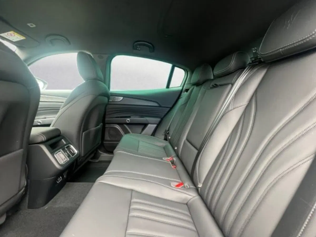 Maserati Grecale nuova a Udine (7)