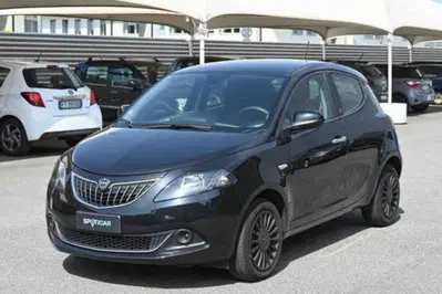 Lancia Ypsilon 1.0 FireFly 5 porte S&amp;S Hybrid Ecochic Silver del 2021 usata a Pianezza