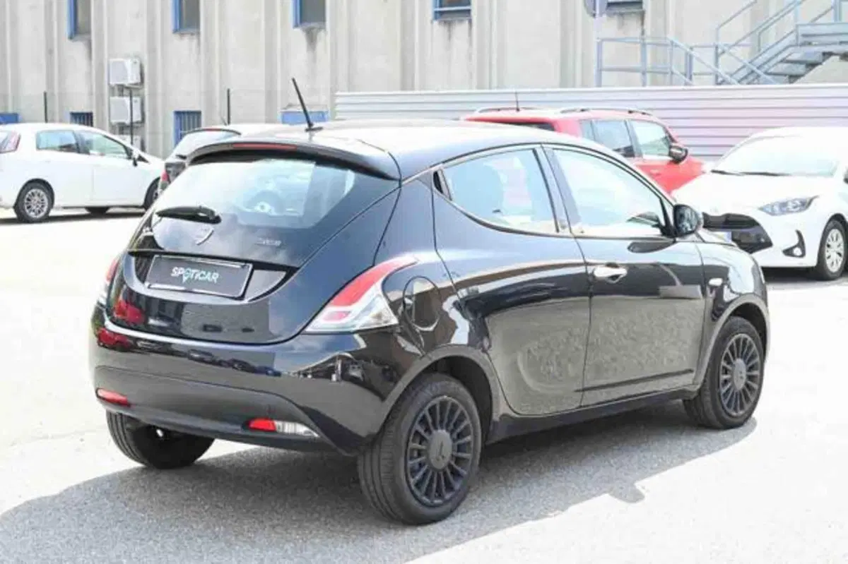 Lancia Ypsilon usata a Torino (3)