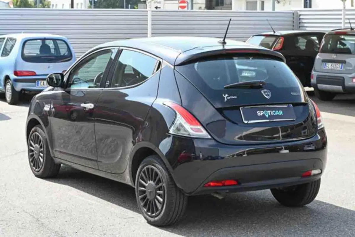 Lancia Ypsilon usata a Torino (4)