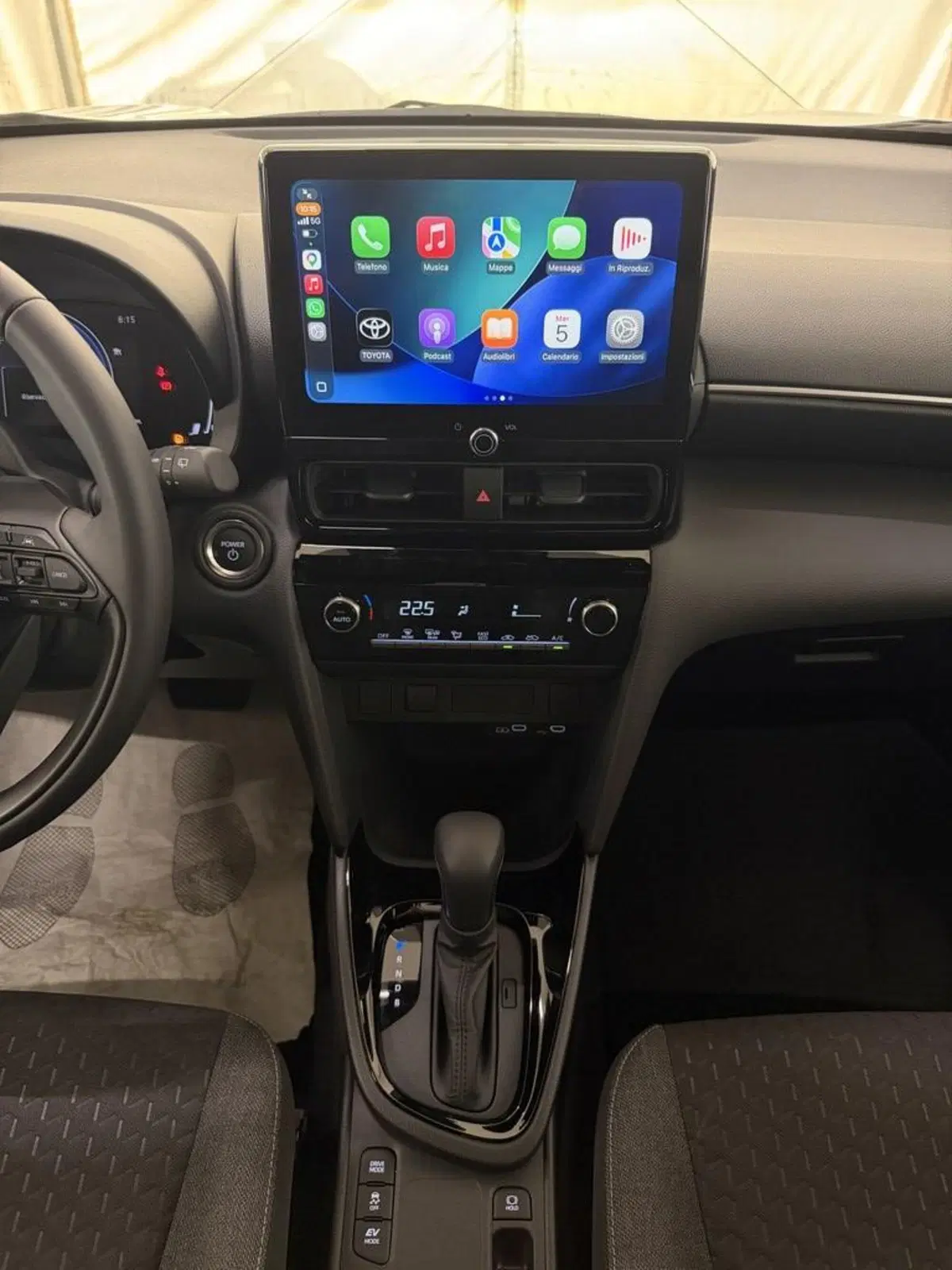 Toyota Yaris Cross nuova a Monza e Brianza (12)