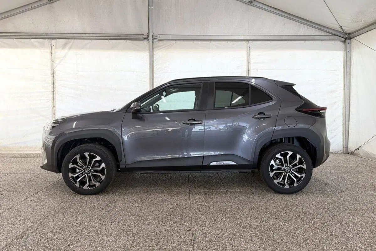 Toyota Yaris Cross nuova a Monza e Brianza (3)