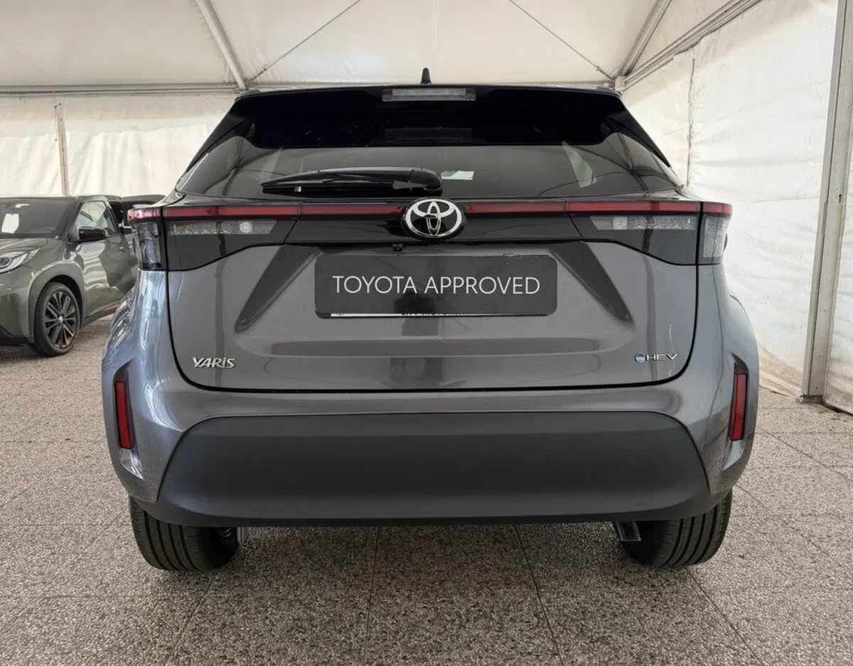 Toyota Yaris Cross nuova a Monza e Brianza (5)