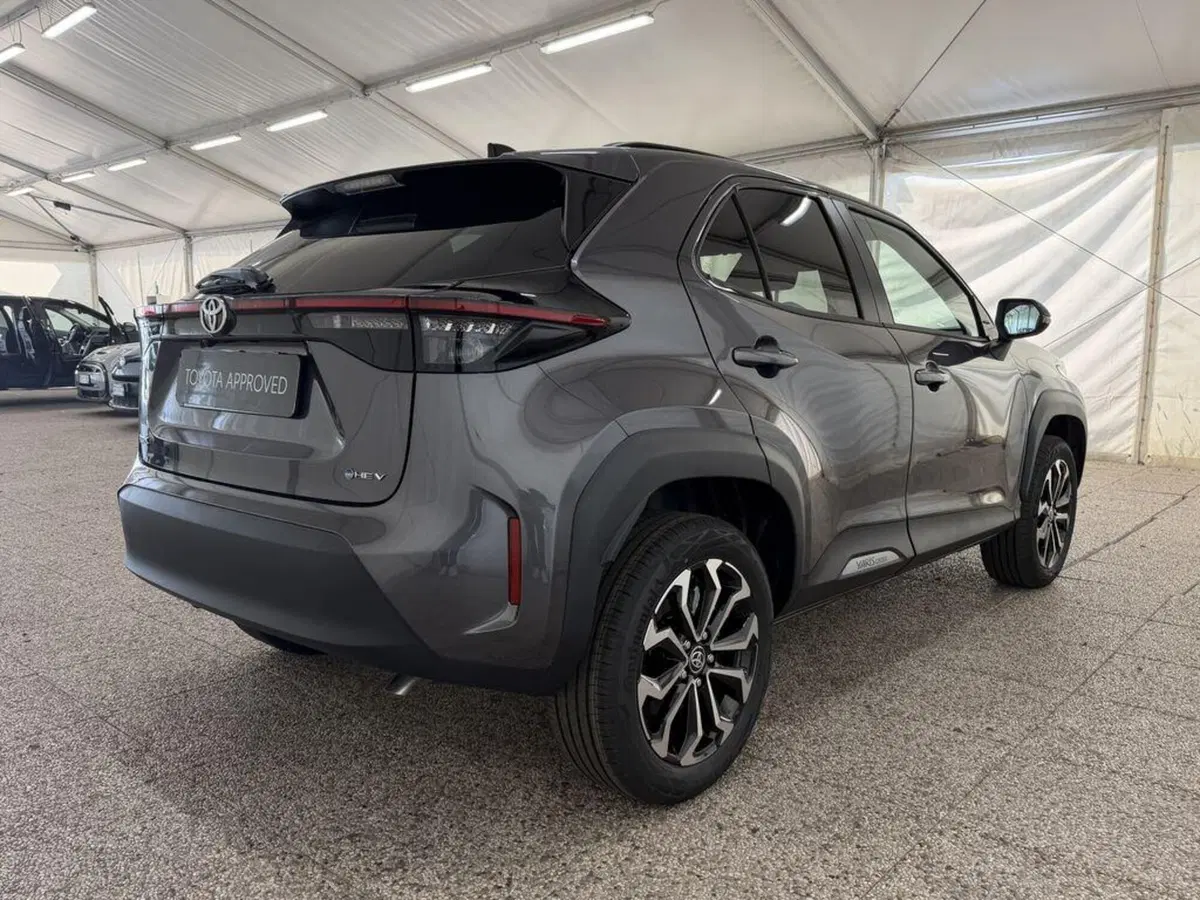 Toyota Yaris Cross nuova a Monza e Brianza (6)