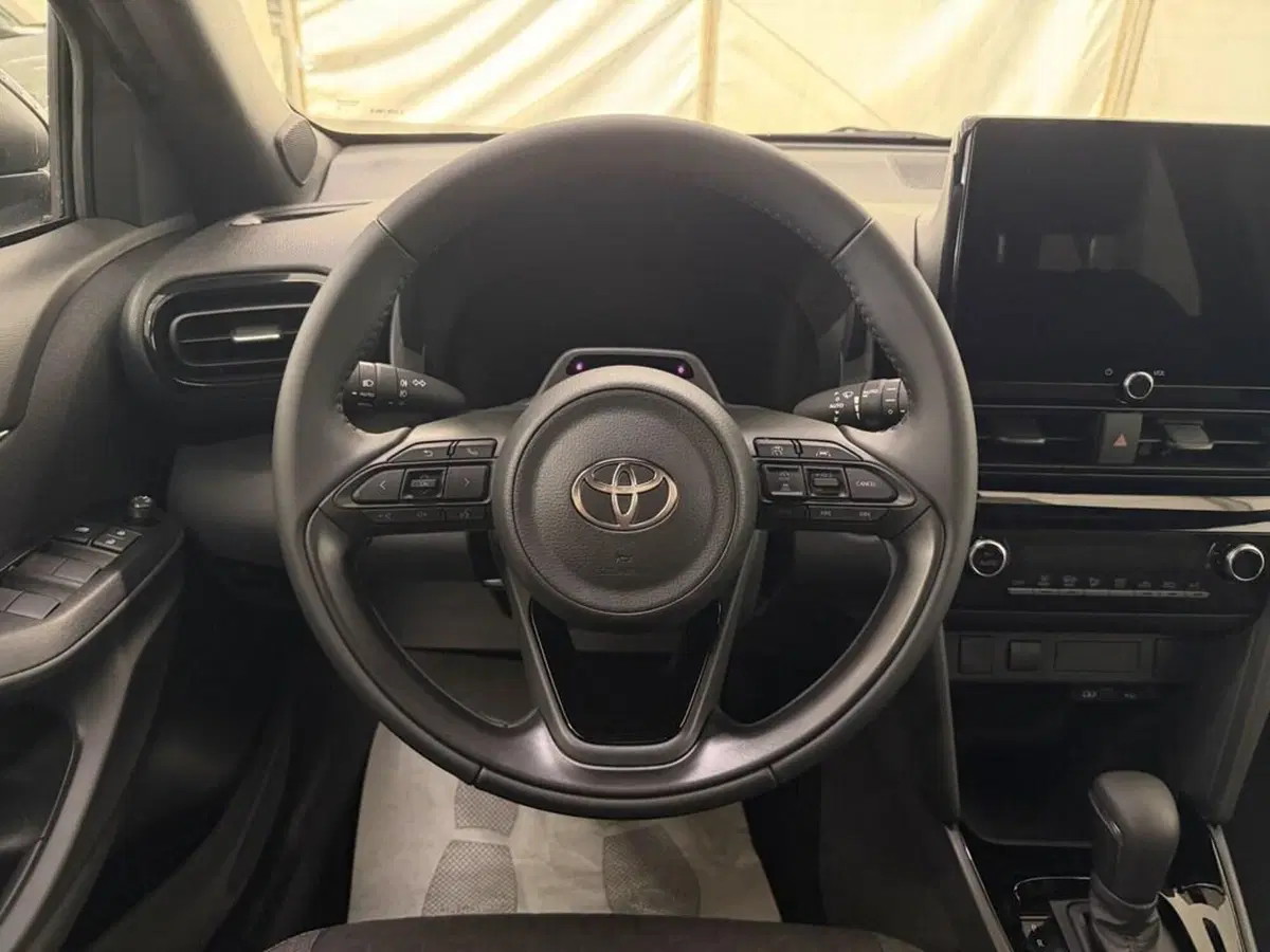 Toyota Yaris Cross nuova a Monza e Brianza (7)