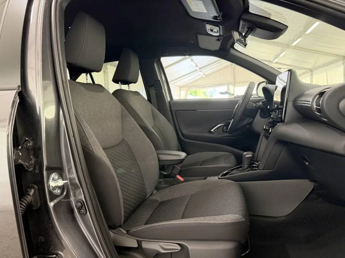 Toyota Yaris Cross nuova a Monza e Brianza (9)