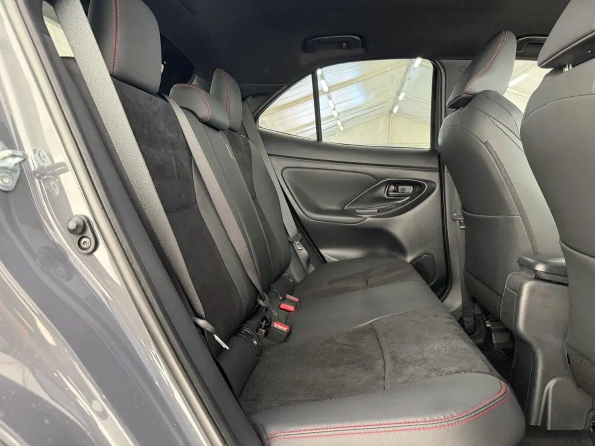 Toyota Yaris Cross nuova a Monza e Brianza (10)