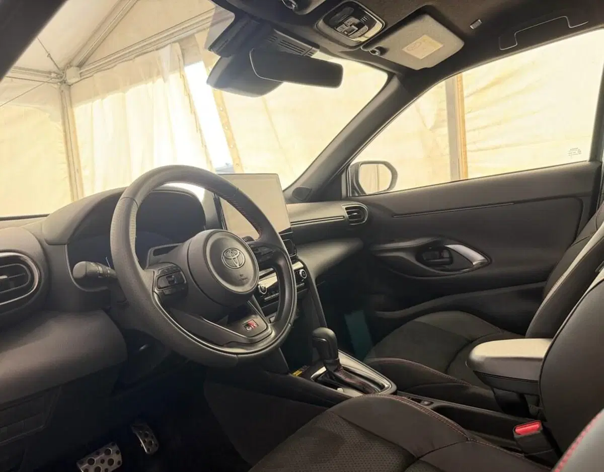 Toyota Yaris Cross nuova a Monza e Brianza (11)