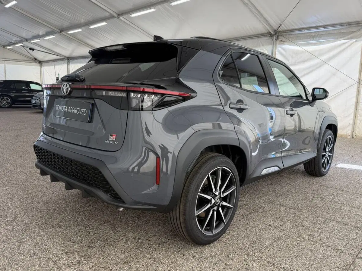 Toyota Yaris Cross nuova a Monza e Brianza (6)