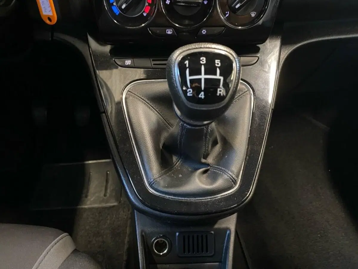 Lancia Ypsilon usata a Torino (10)