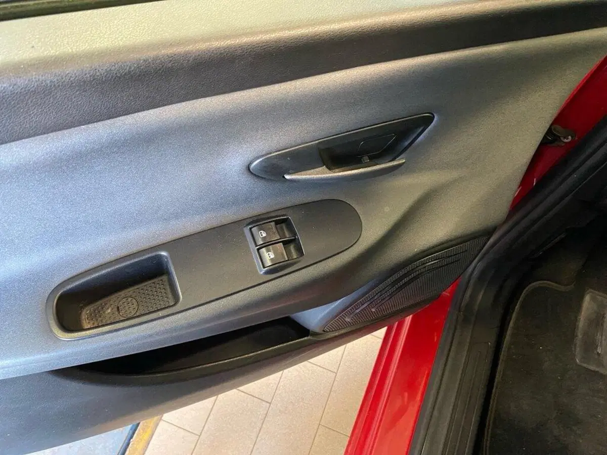 Lancia Ypsilon usata a Torino (13)