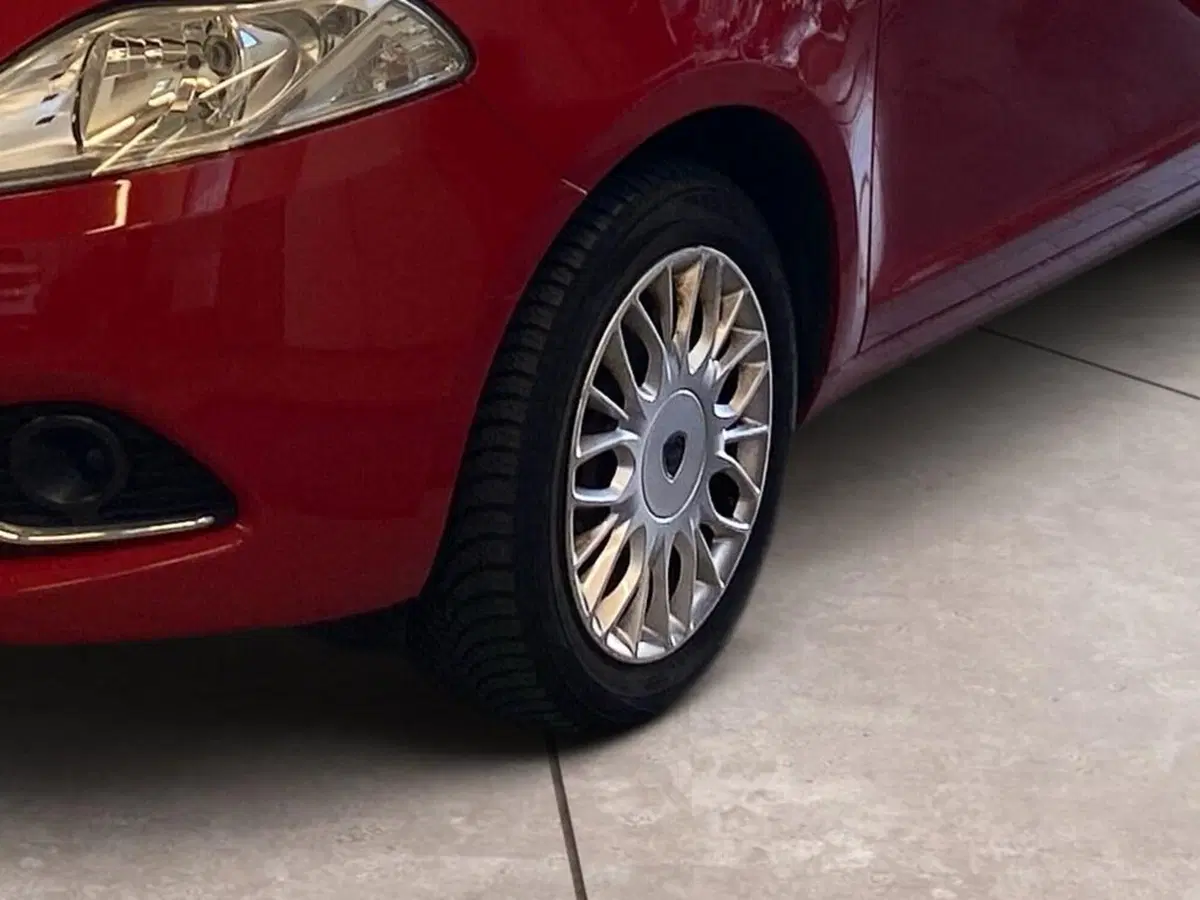 Lancia Ypsilon usata a Torino (15)