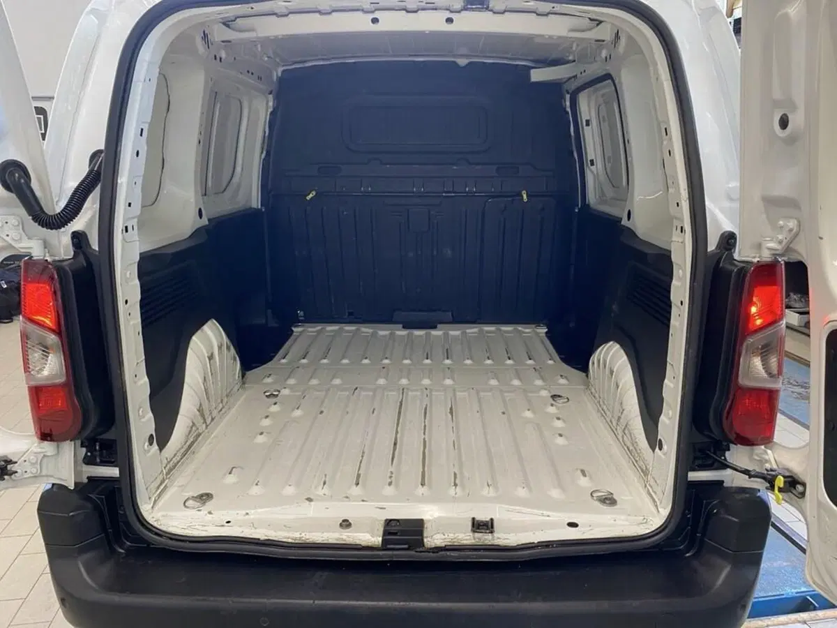 Peugeot Partner Furgone usata a Torino (8)