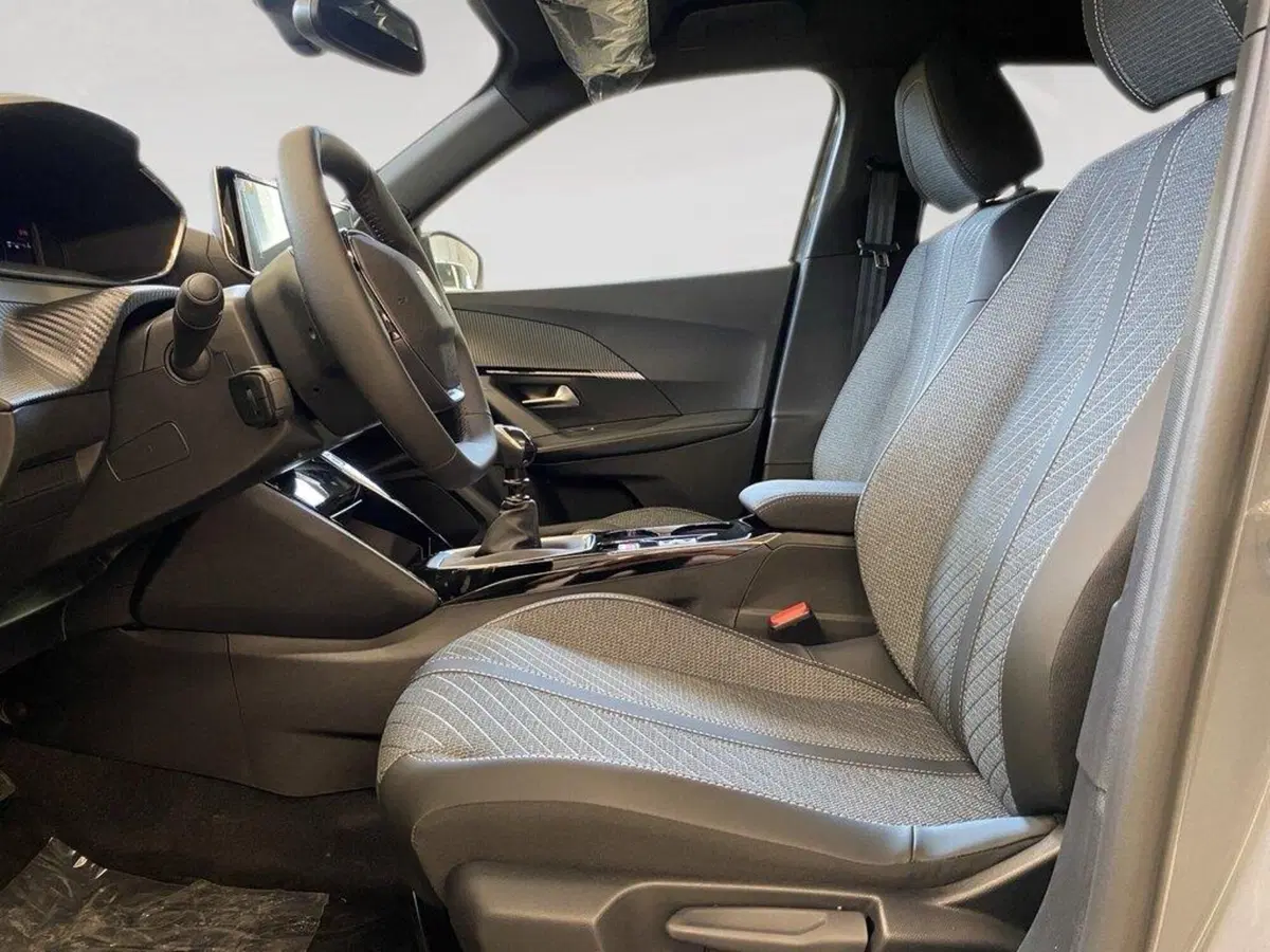 Peugeot 2008 nuova a Torino (7)