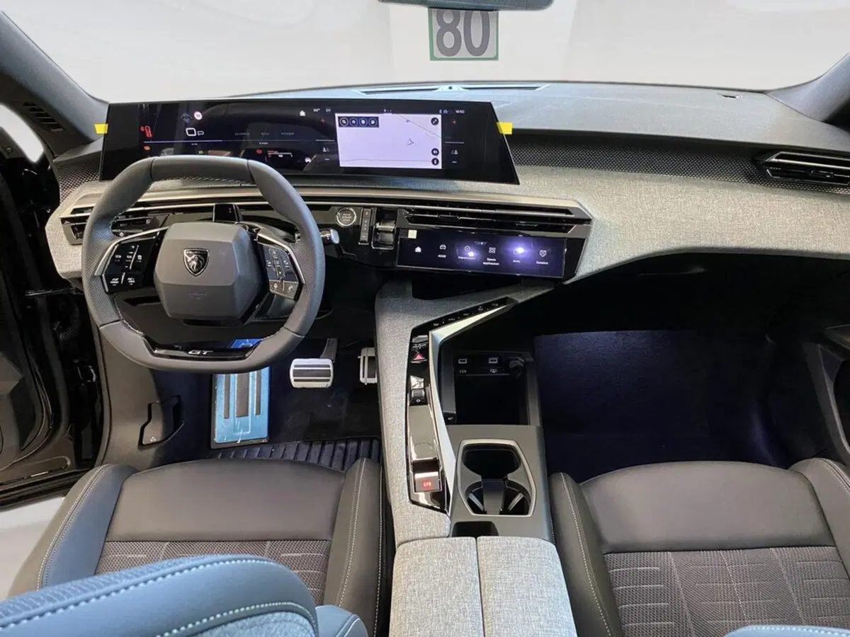 Peugeot 5008 nuova a Torino (6)