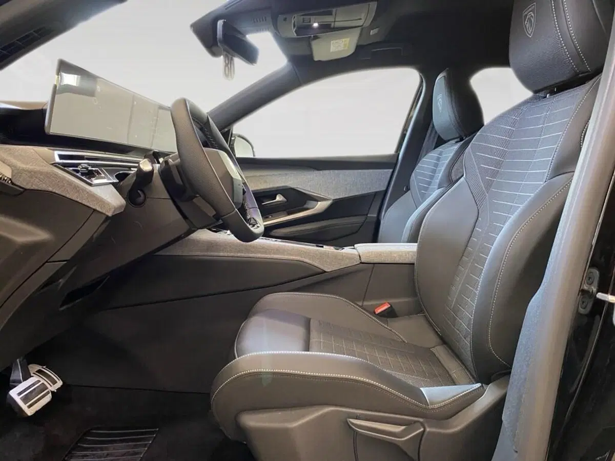 Peugeot 5008 nuova a Torino (7)
