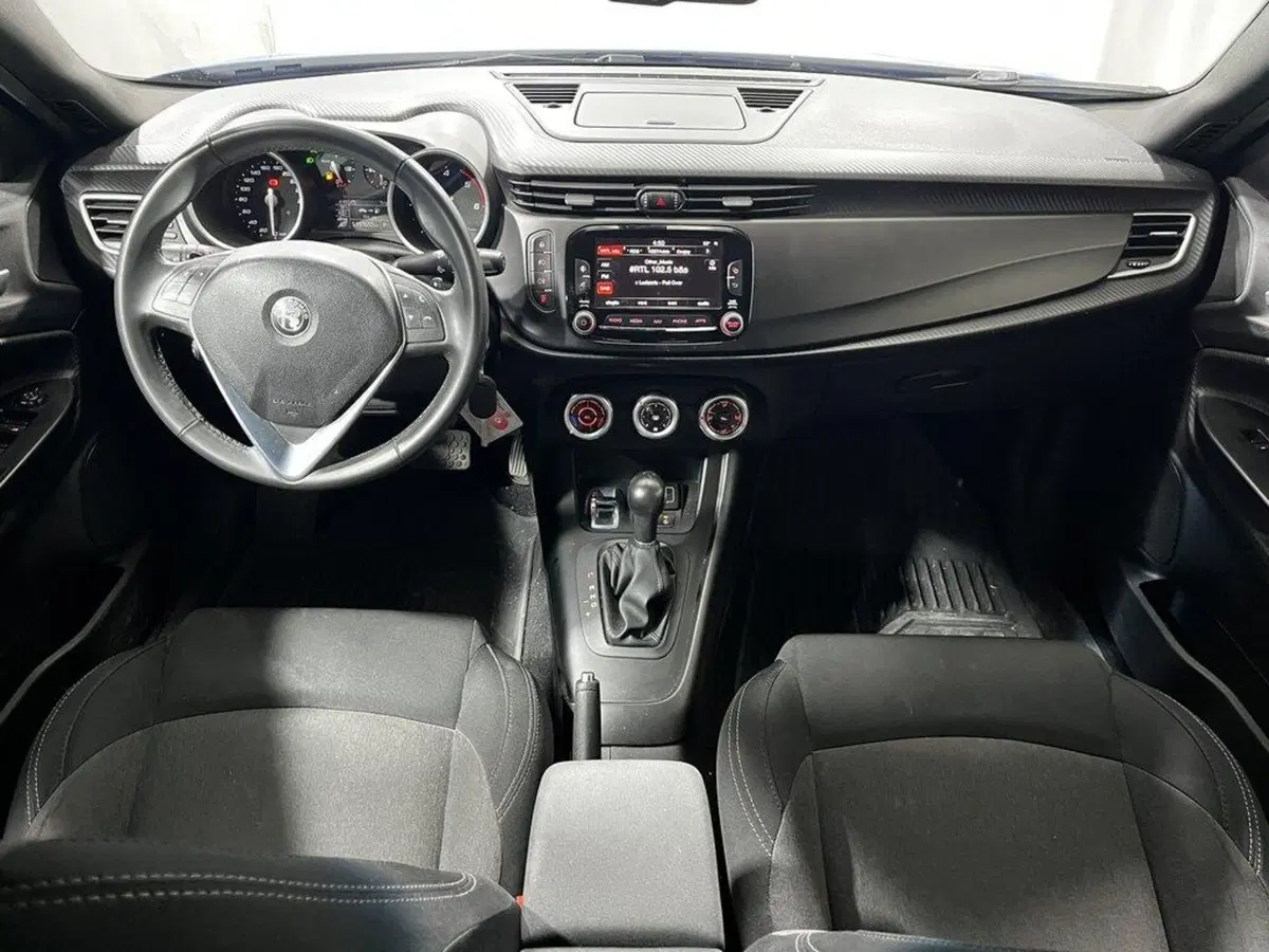 Alfa Romeo Giulietta usata a Sondrio (12)