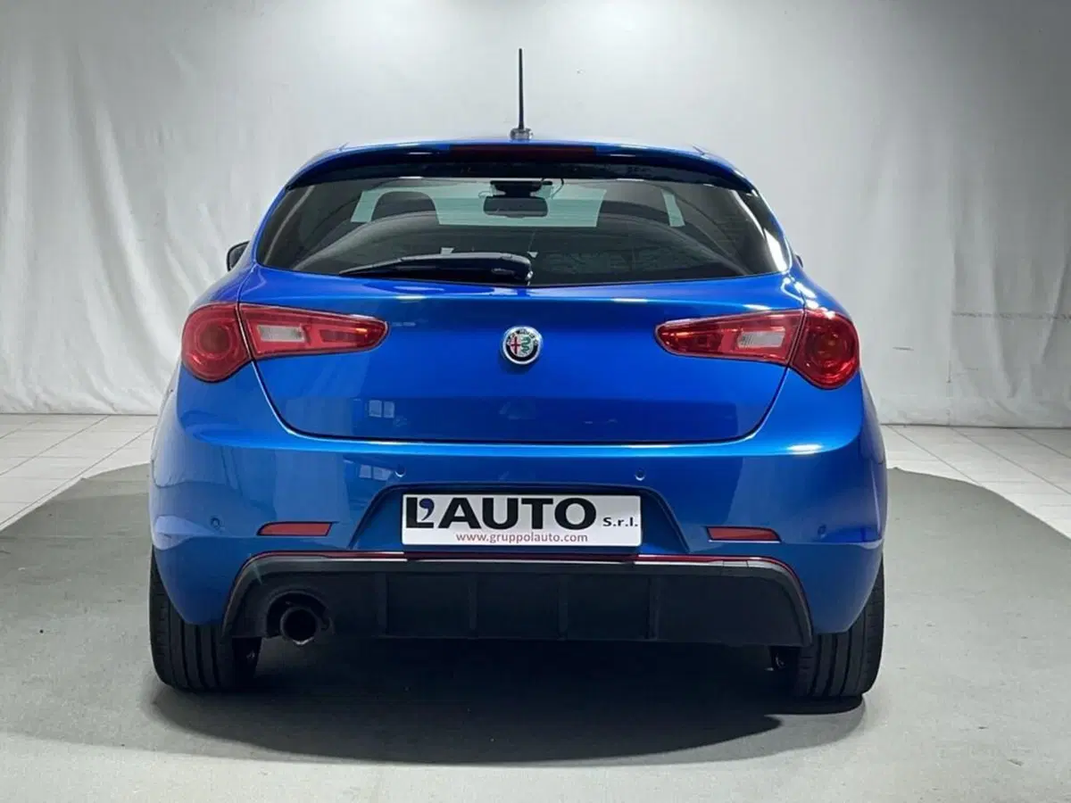 Alfa Romeo Giulietta usata a Sondrio (4)