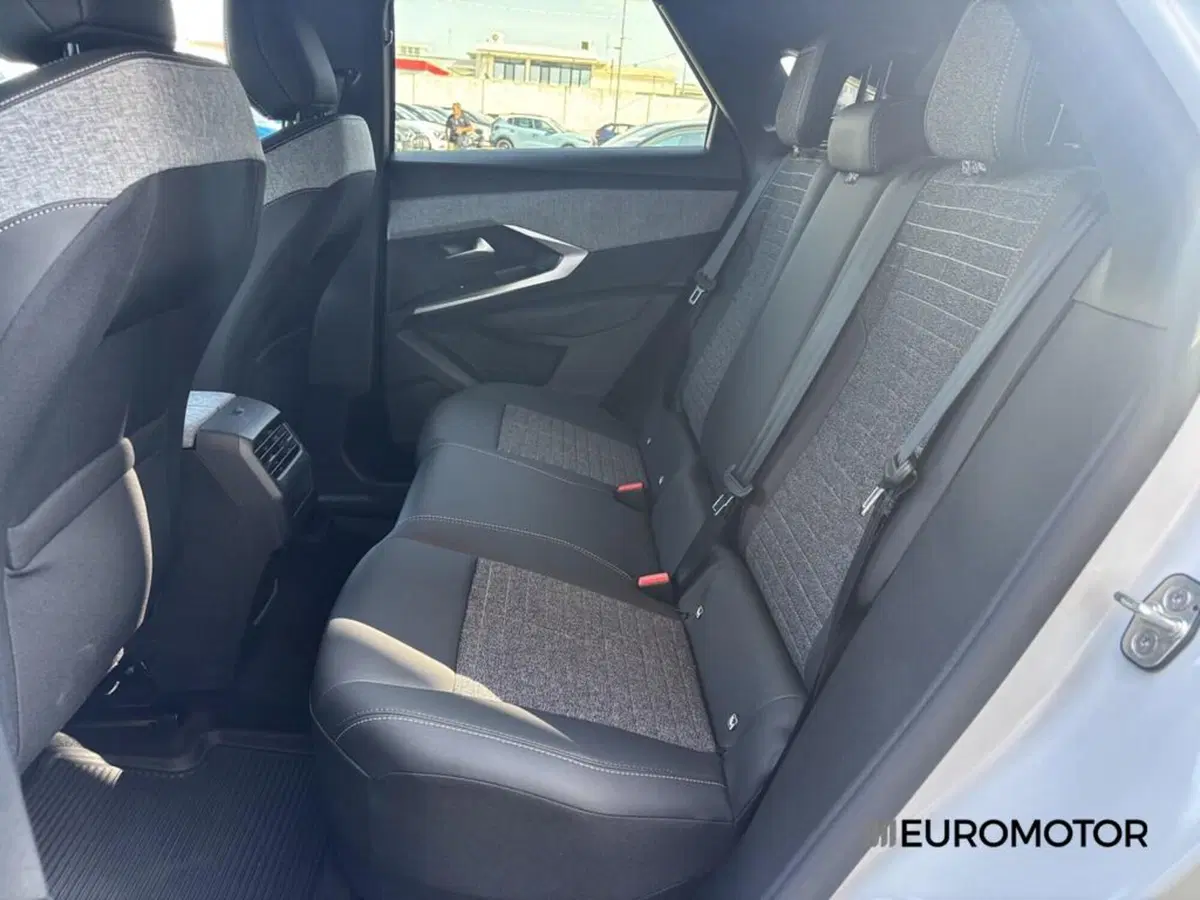 Peugeot 3008 usata a Bari (10)