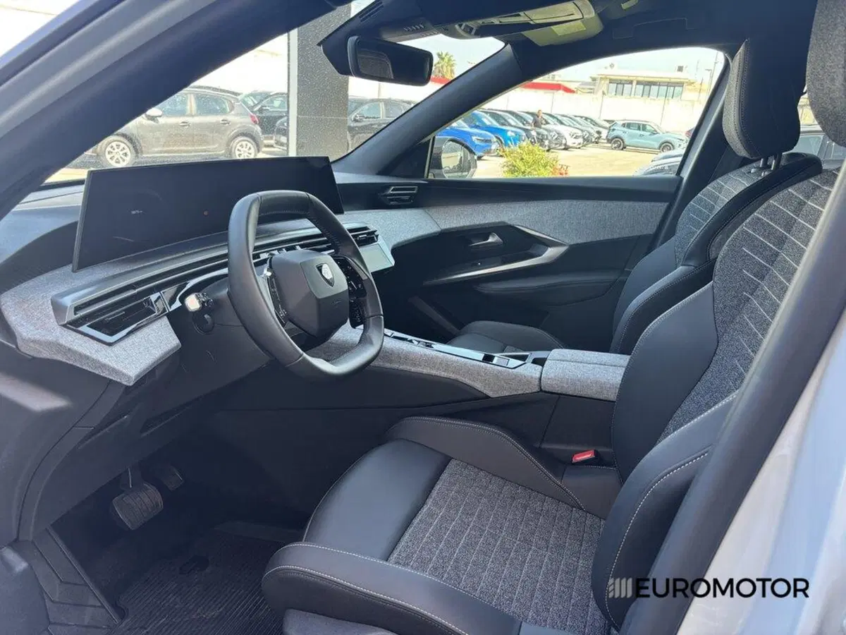 Peugeot 3008 usata a Bari (9)