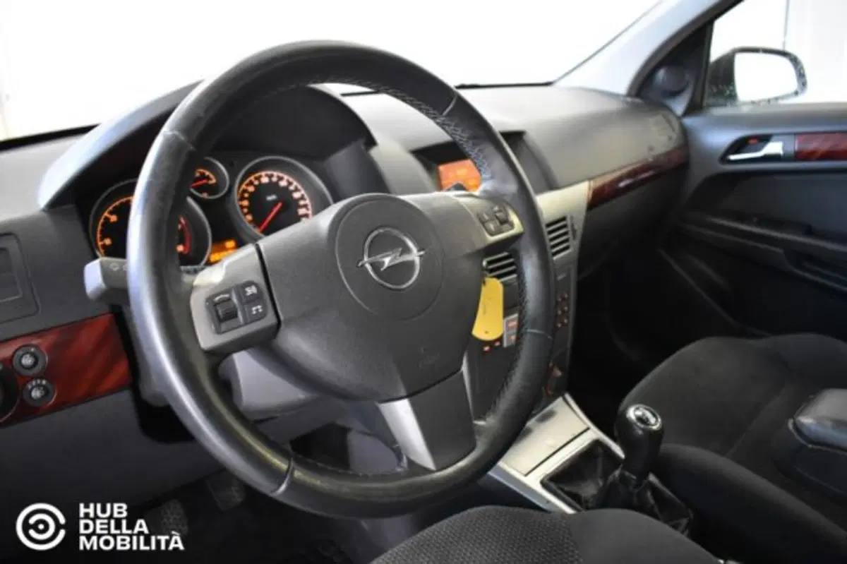 Opel Astra usata a Perugia (17)