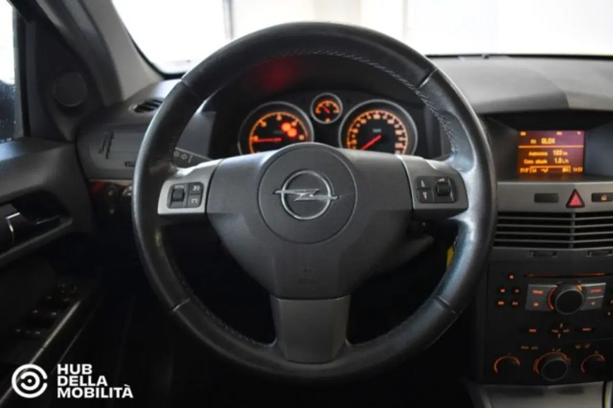 Opel Astra usata a Perugia (9)