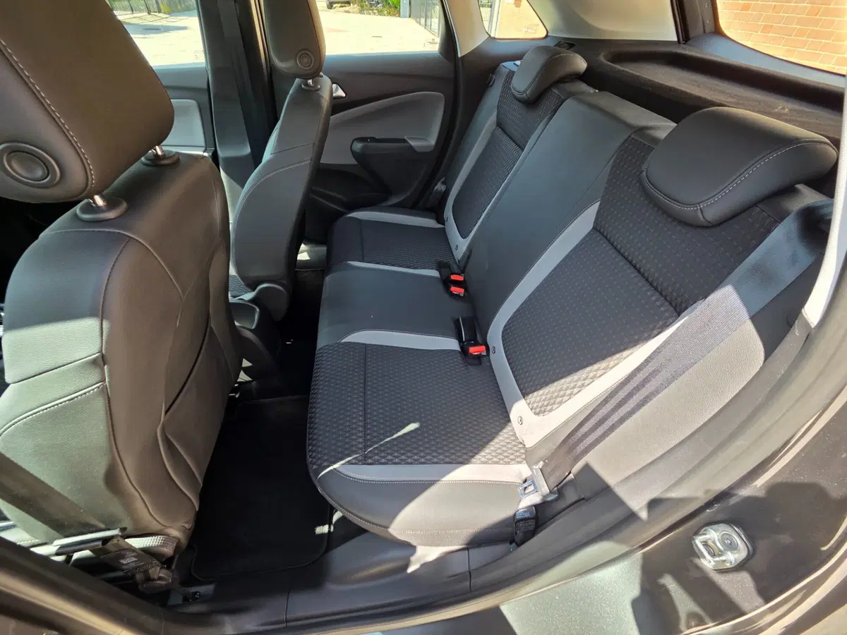 Opel Crossland X usata a Torino (12)