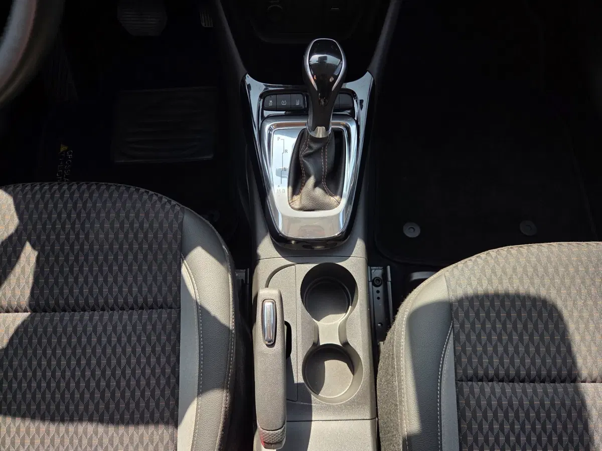 Opel Crossland X usata a Torino (17)