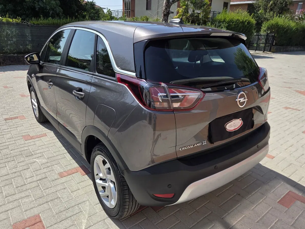 Opel Crossland X usata a Torino (4)
