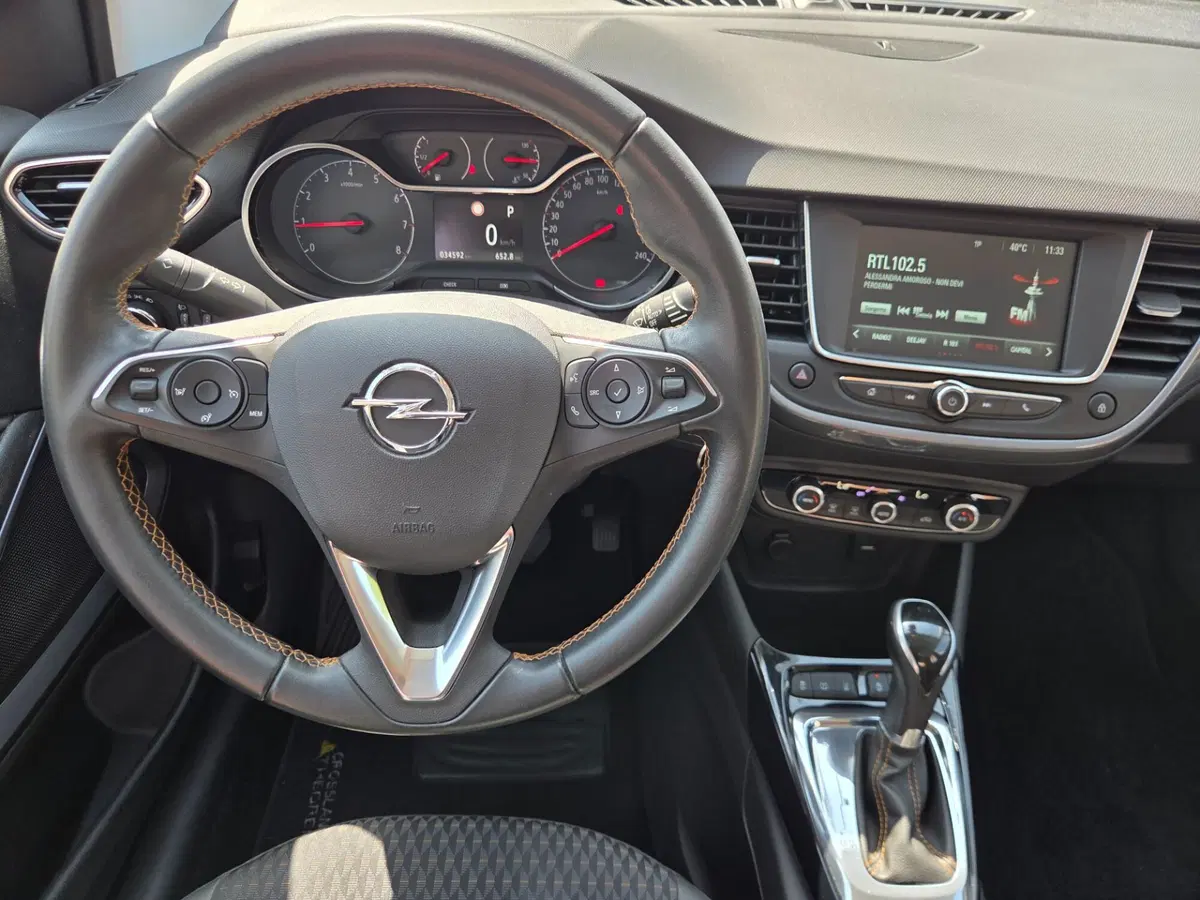 Opel Crossland X usata a Torino (8)