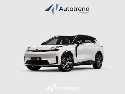 Lynk &amp; Co 08 08 1.5 phev Core auto nuova a Bari