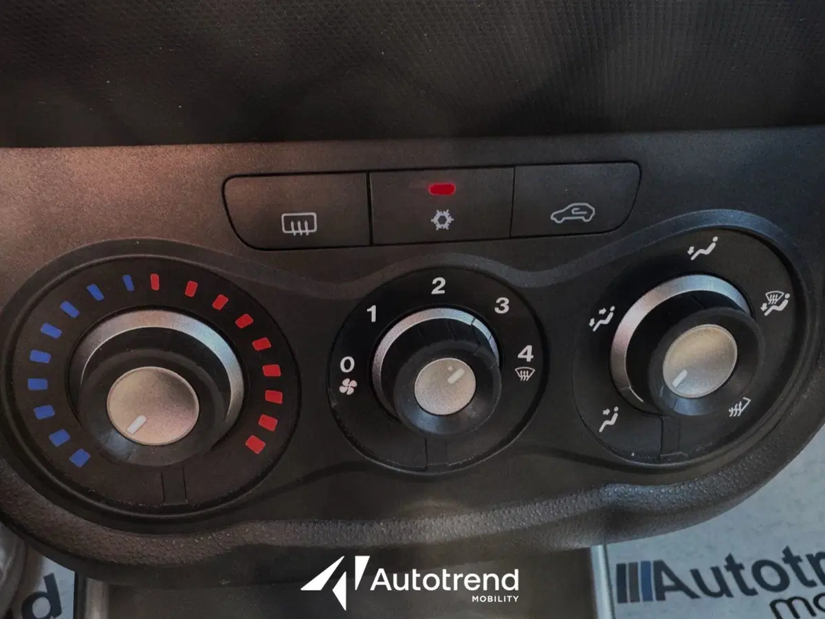Alfa Romeo MiTo usata a Bari (12)