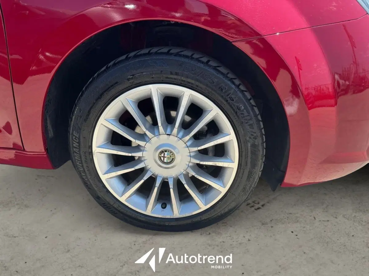 Alfa Romeo MiTo usata a Bari (6)
