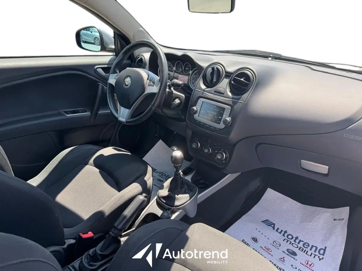 Alfa Romeo MiTo usata a Bari (7)