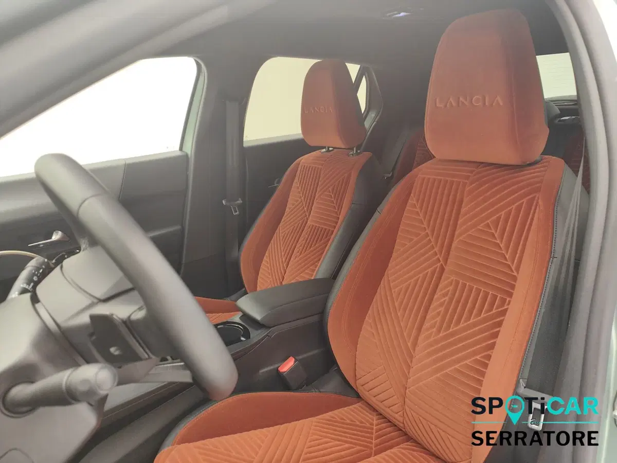 Lancia Ypsilon usata a Como (12)